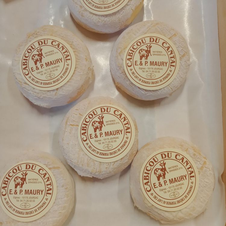 Chèvre fermier au lait cru, fabriqué dans le Cantal